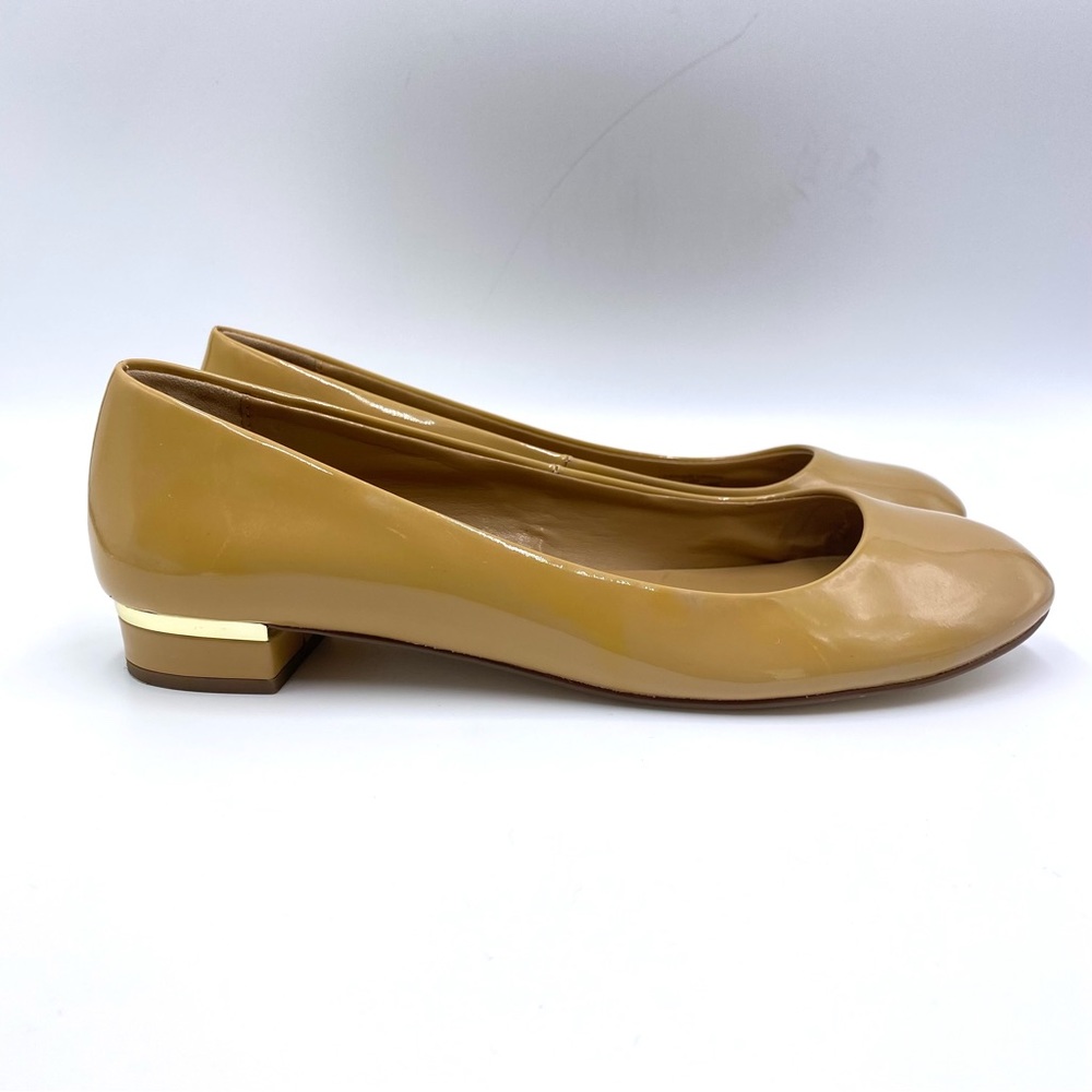 Talbots Womens Size 7.5 Beige Tan Nude Patent Leather Gold Accent Flats Shoes